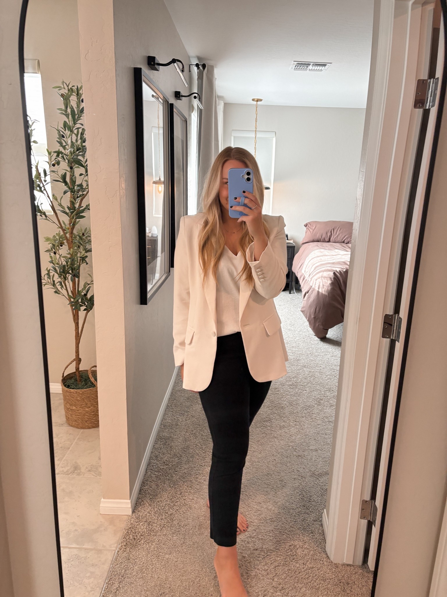 Corporate work outfit / office wear / blazer / desk / workwear / office bag / laptop bag 

#LTKMidsize #LTKWorkwear #LTKItBag