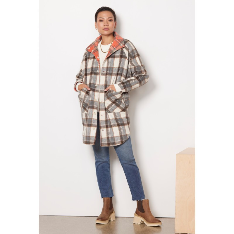 BLANKNYC Table Talk Reversible Plaid Coat | EVEREVE | Evereve