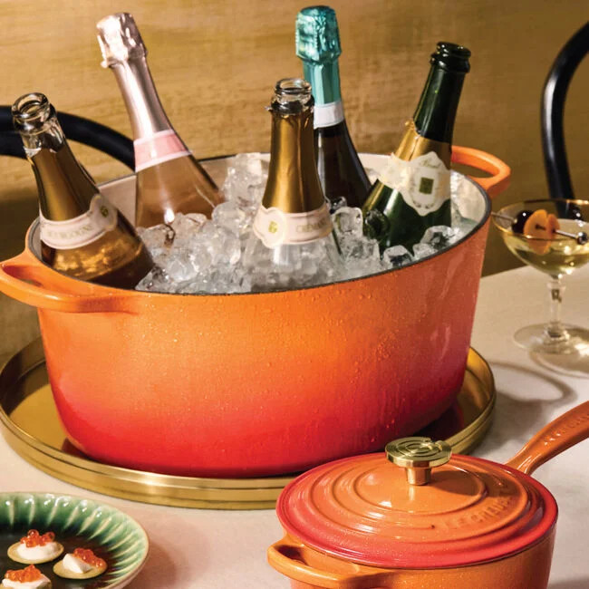 Signature Oval Dutch Oven with Crucible Knob | Le Creuset