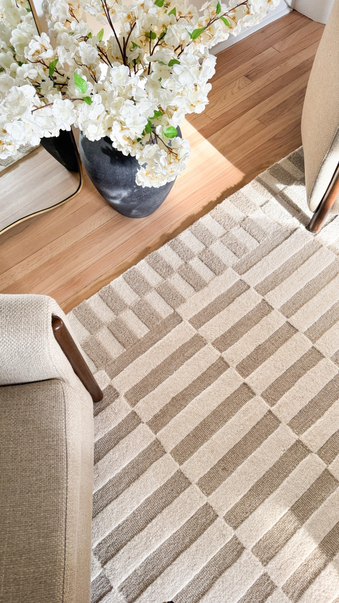 This is the rug I always recommend and haves non-stop between different rooms in my home! It’s soft, neutral, wears beautifully, and has held up so well with kids and pets. Linking this one plus a few more I love! 🤎

#LivingRoomDecor #NeutralRugs #AmazonFinds

#LTKSaleAlert #LTKStyleTip #LTKHome