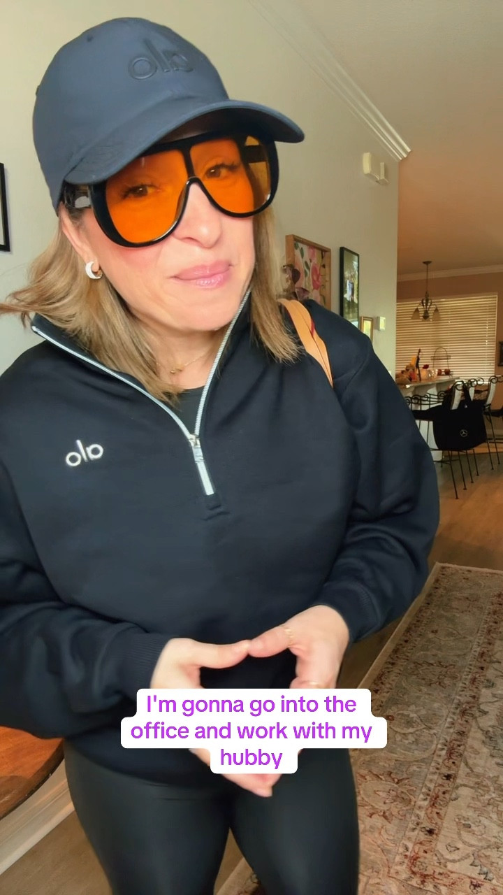 Florida fall = cozy without the sweat 😅
Alo crewneck half-zip + black hat for errands + WFH days 🖤

#LTKStyleTip #LTKSeasonal #LTKPetite