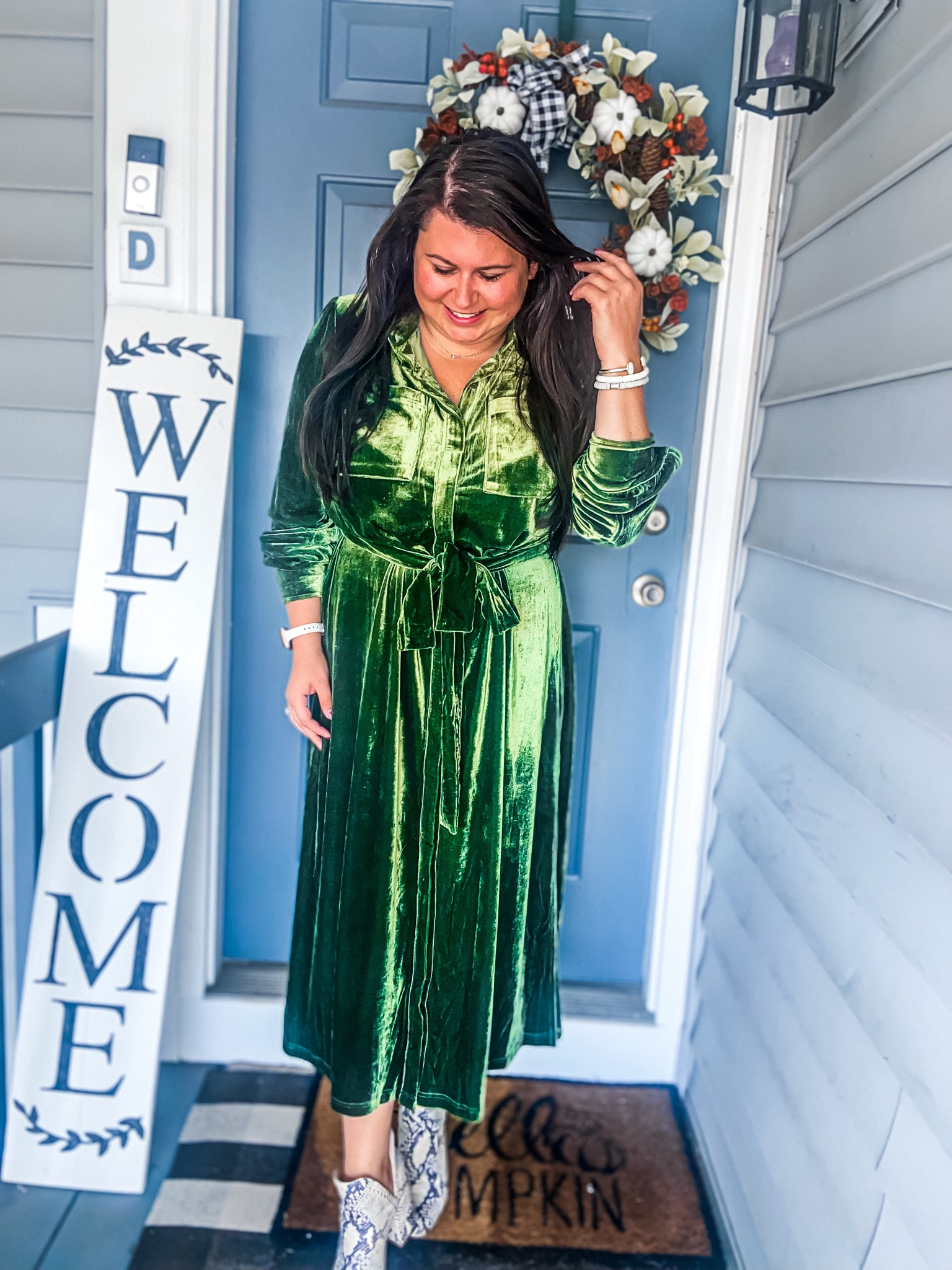 What’s the only thing better than a short work week…a fabulous sale of course! One of my favorite places to shop lately is doing 30% off site wide which includes this gorgeous velvet dress! Seriously it’s so darn cozy and perfect for any occasion this holiday season! Screenshot to shop on the @shop.ltk app or comment VELVET for the direct link! 
.
.
.
#velvet #velvetdress #rdbabe #reddressboutique #shopreddress #onlineshopping #blackfriday #blackfridayshopping #blackfridaydeals #sale #salesalesale #salealert #holidays #holidayseason #holidaystyle #happyholidays #holidayshopping #holidaysarecoming 

#LTKfindsunder100 #LTKHoliday #LTKCyberWeek