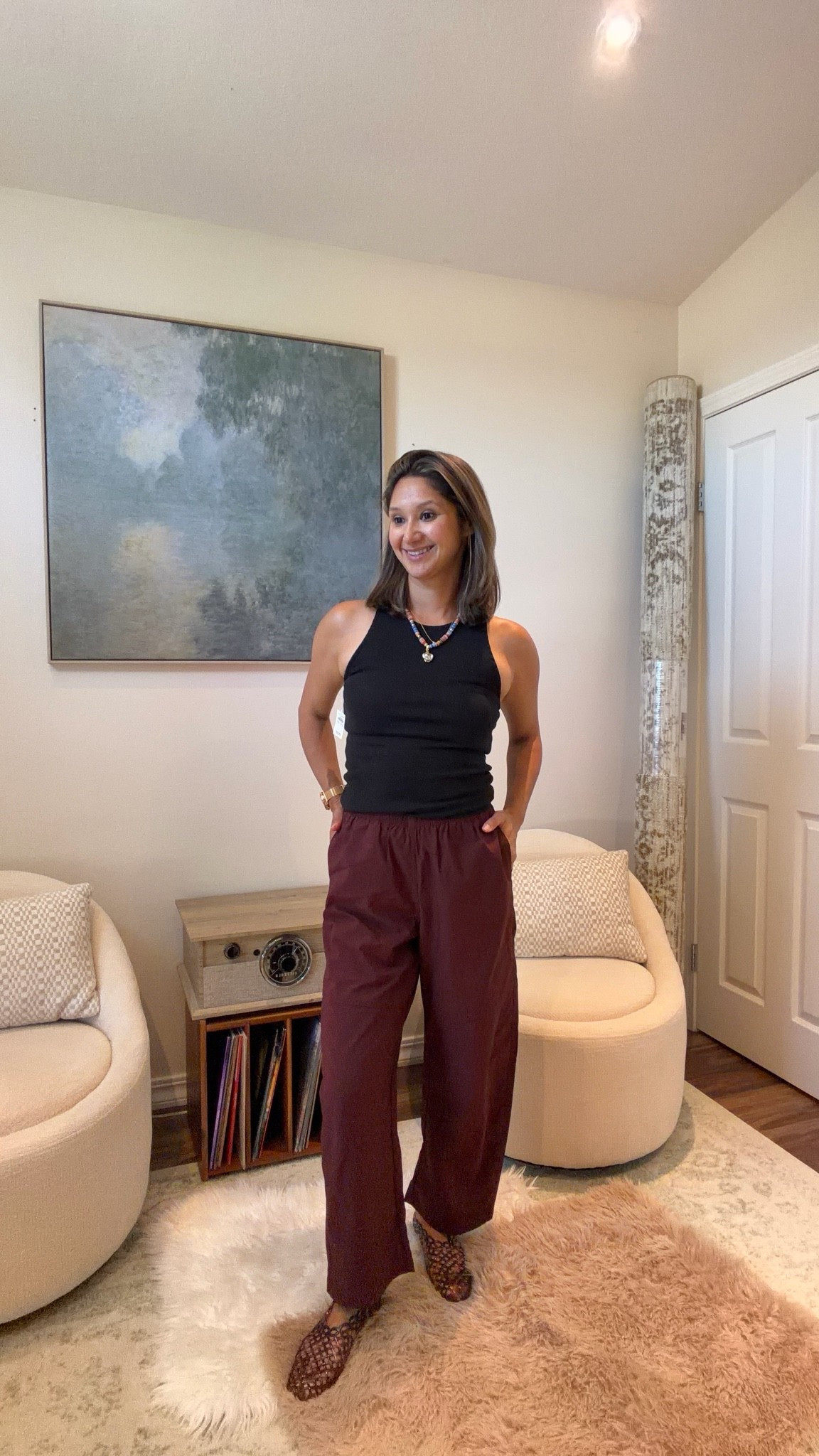 When you find a pair of pants that’s outside of your budget and find the better priced style that’s just as good! These are that 🫶 

Run don’t walk to Aerie for these gorgeously priced and styled barrel leg jeans. Perfect for taking you from summer to fall—in a pinch. 

Sizing:
Top: XSmall
Bottoms: XSmall 
Shoes: 7 ( TTS)

#LTKgrwm #LTKmomlife #LTKootd