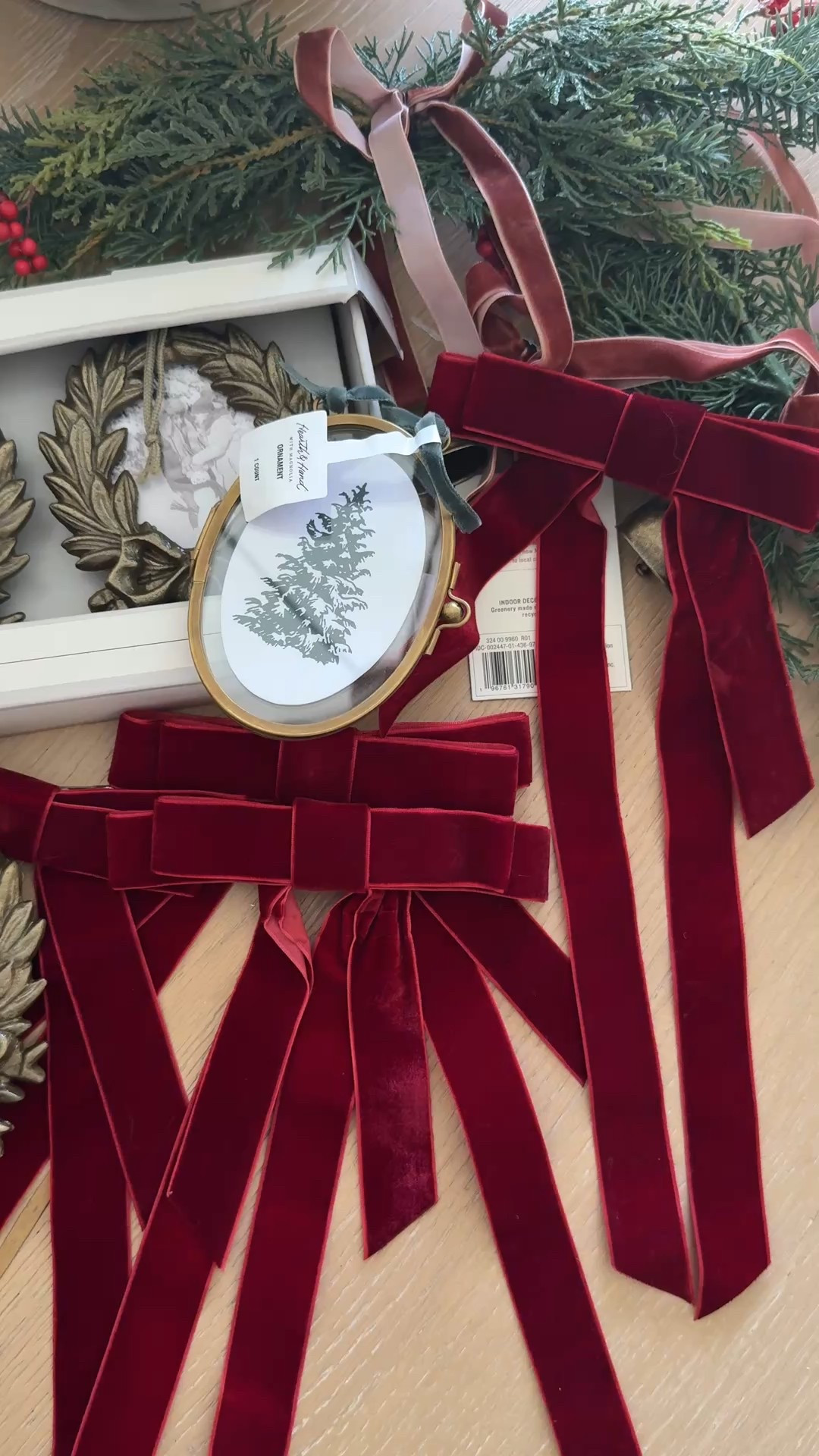 ✨ Holiday magic is almost here! ✨ The newest Christmas collections are starting to roll out at Target, and I’ve rounded up my must-have pieces in my LTK for you to shop with ease 🎄✨

From Studio McGee’s timeless style to Hearth & Hand’s cozy touches – these festive finds are perfect for creating a warm and welcoming holiday home.

.
Christmas Pillows – Wreaths – Tree Skirts – Stockings – Holiday Greenery – Christmas Trees – Ornaments – Seasonal Decor – Target Christmas Collection – Hearth & Hand – Studio McGee – Holiday Arrivals
.

#TargetStyle #HolidayHome #LTKHoliday #Christmas2025 #HolidayDecor #ChristmasStyle


#LTKSeasonal #LTKHome #LTKSaleAlert