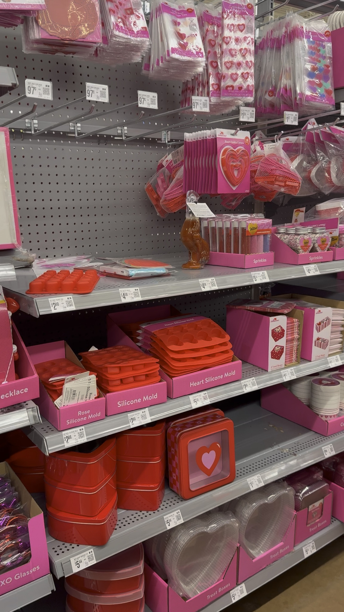 Valentine’s Day decorations are here 💕✨
Think hearts, pinks, reds, and the cutest little details to make your home feel festive and fun for love month.
I linked all my favorite Valentine’s decor finds on LTK so you can decorate early and enjoy it longer.

#valentinesdaydecor #valentinesdecor #holidaydecor #homeinspo #pinkdecor #LTKhome #LTKfinds #LTKsale #shoppingfavorites #onlineshopping #valentinesvibes #ShoppingWithPriiincesss #Atlantamom #AtlantaCreator #Atlantacontentcreators

#LTKdayinmylife #LTKHome #LTKSeasonal