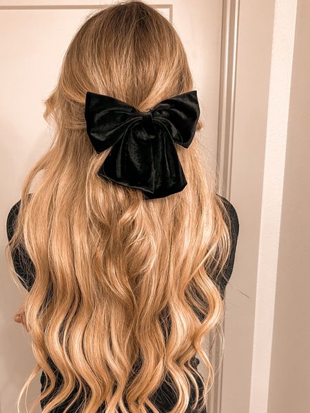 Hair bow, velvet bow, holiday bow, holiday accessories, Christmas outfit, hair accessories, mariesuzanneblogs 

#LTKHoliday #LTKstyletip #LTKSeasonal