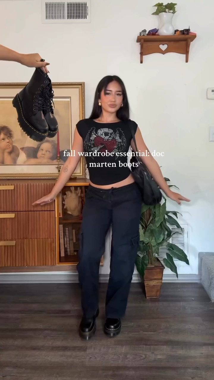 no shoe screams fall more than docs! @drmartensofficial #falloutfits #outfitideas #docmarten #outfitinspo