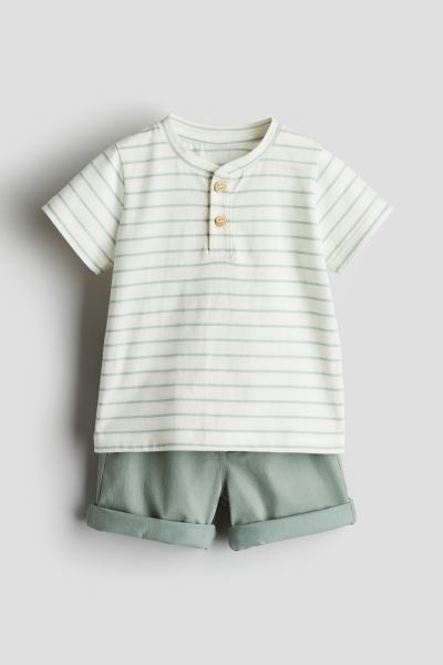 2-piece Shirt and Shorts Set - Light khaki green/striped - Kids | H&M US | H&M (US + CA)