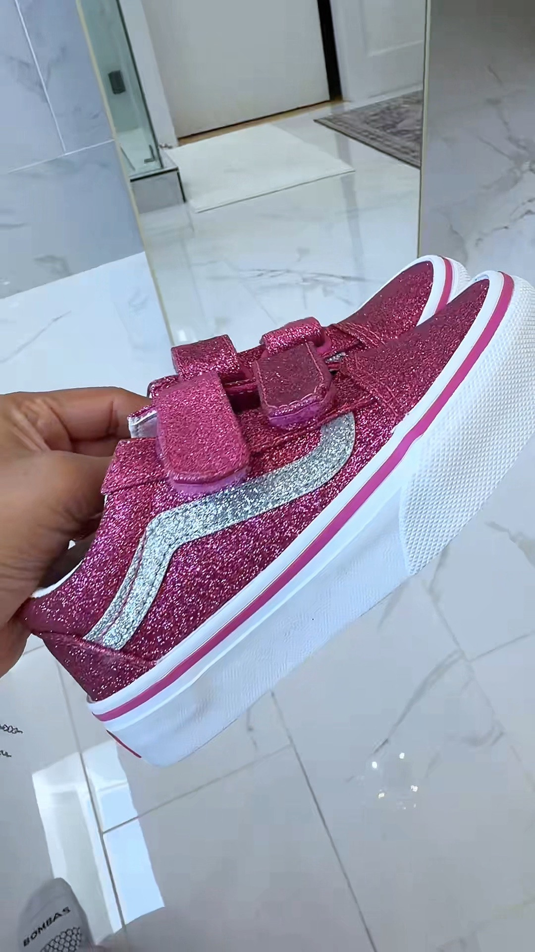 Kids VANS ON SALE! 

#vans #kidsvans #kidsshoes #girlsshoes