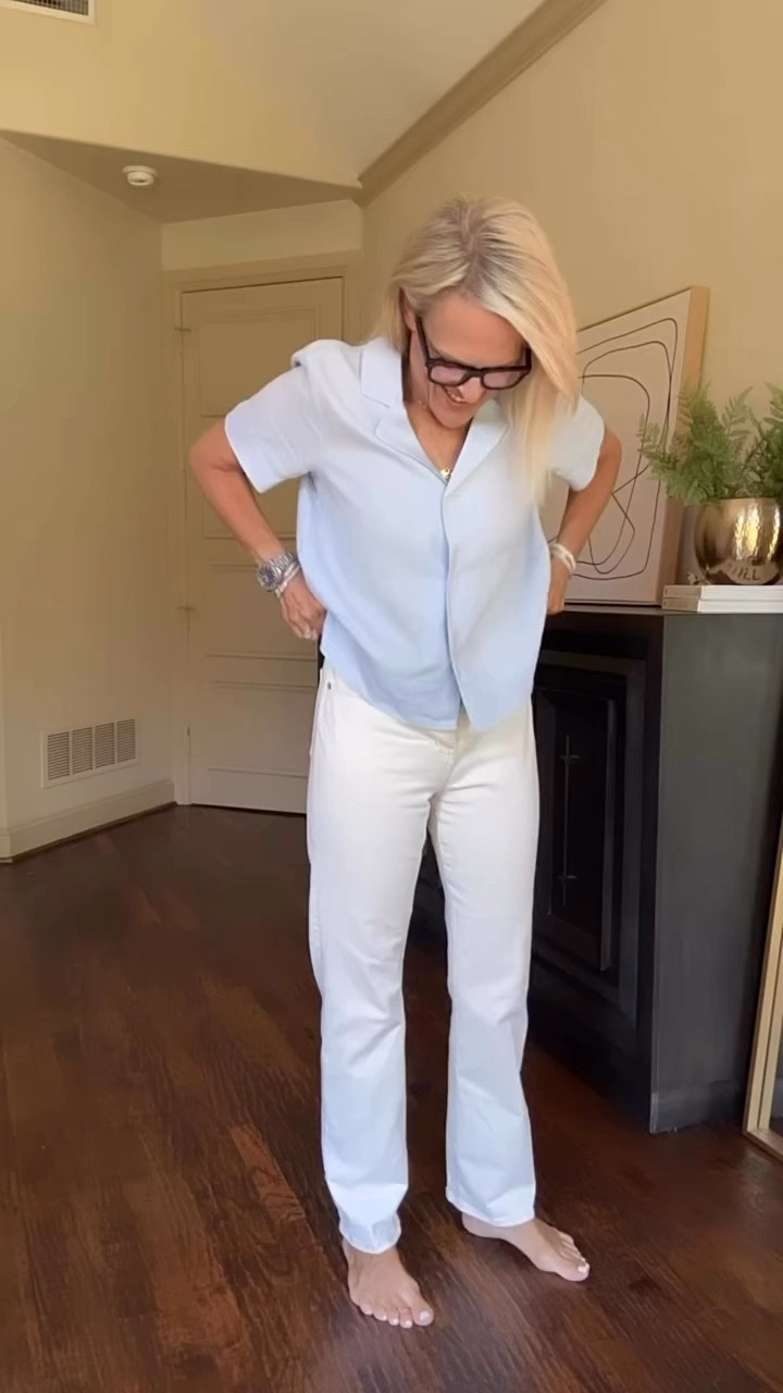 My favorite boyfriend cardigan. On sale! They don’t do sales often bc already so low 
Mongolian cashmere 
Was $139 now $114

It is an oversized fit so I would order your true size,

Quince 

#LTKCyberWeek #LTKGiftGuide #LTKSaleAlert