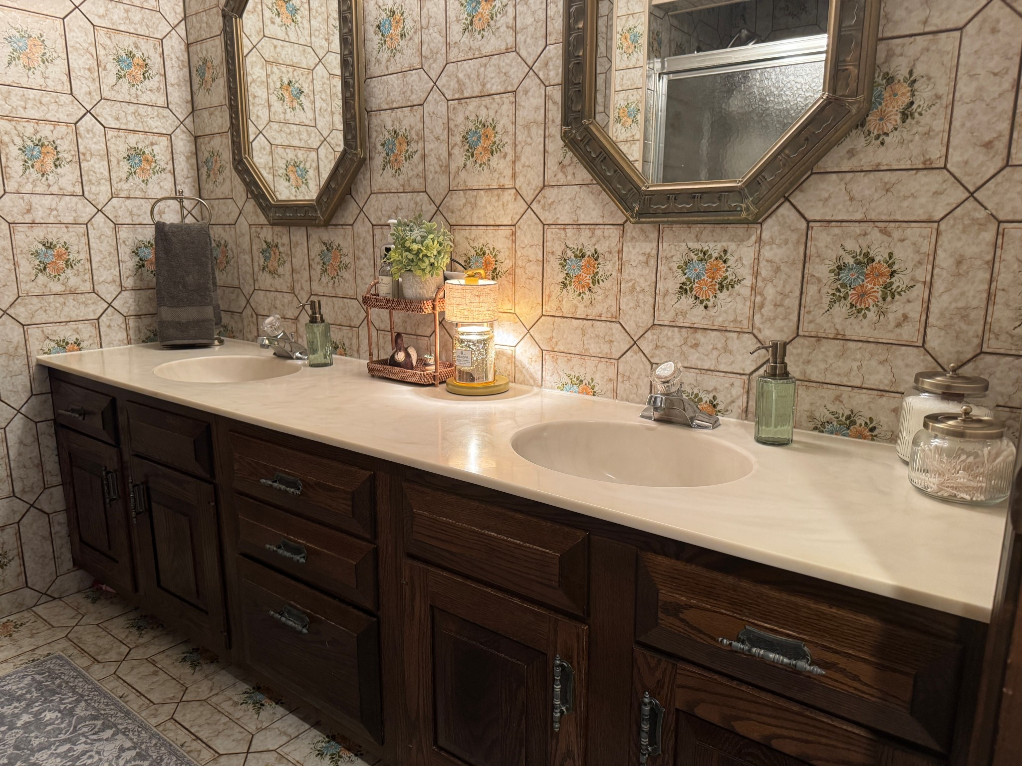 I used ChatGPT to redecorate my 1970s tiled bathroom and it didn’t disappoint! 

#LTKHome #LTKKids #LTKFamily