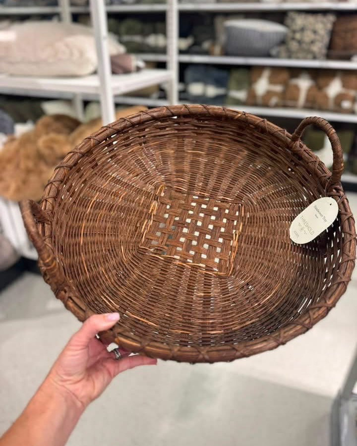 Seasonal finds that don’t actually have to be seasonal 🤎🍂

Target + Walmart have SO many good new pieces right now, and if you love warm, earthy tones like I do, these can easily stay out year-round ✨

#LTKSaleAlert #LTKHome #LTKOver40