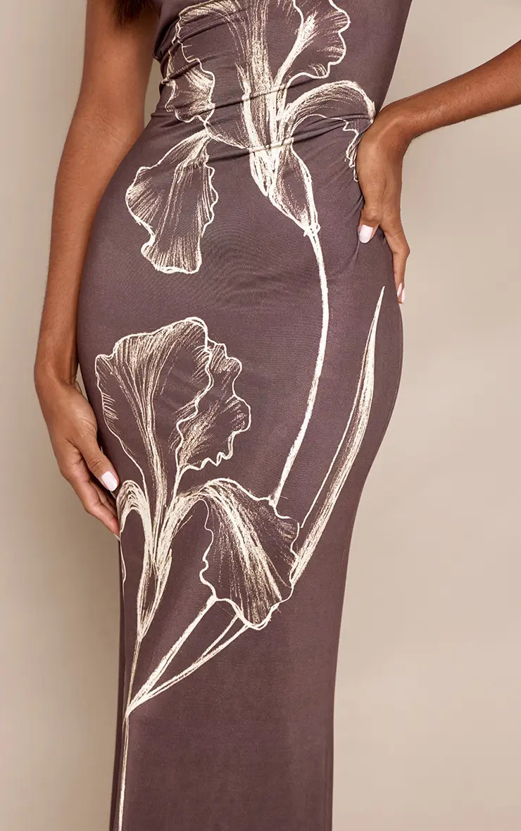 Brown Floral Printed Bandeau Maxi Dress | PrettyLittleThing UK