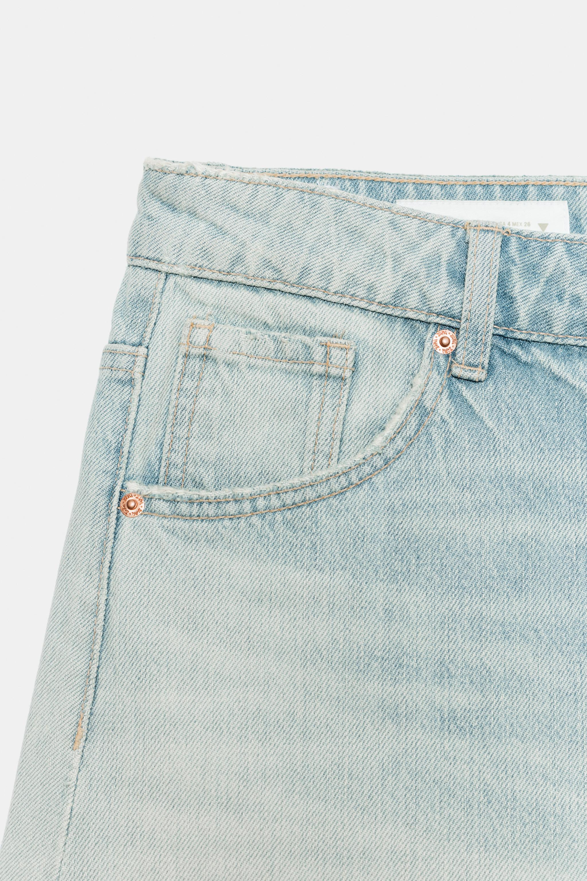 MID-WAIST - BAGGY. Mid-waist Bermuda shorts with belt loops and a five-pocket design. Front zip f... | Zara UK
