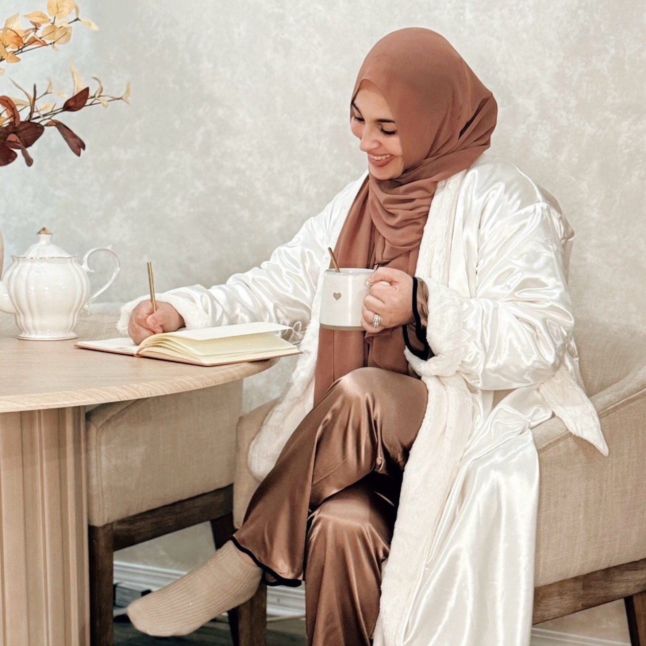 Stay cozy this winter with the coziest robes from @littlegiraffeislove 🤍🦒

Comment COZY and I’ll send you a direct link to my favorite robes and weighted blankets ❄️ 
#cozy #winter #robes #selfcare