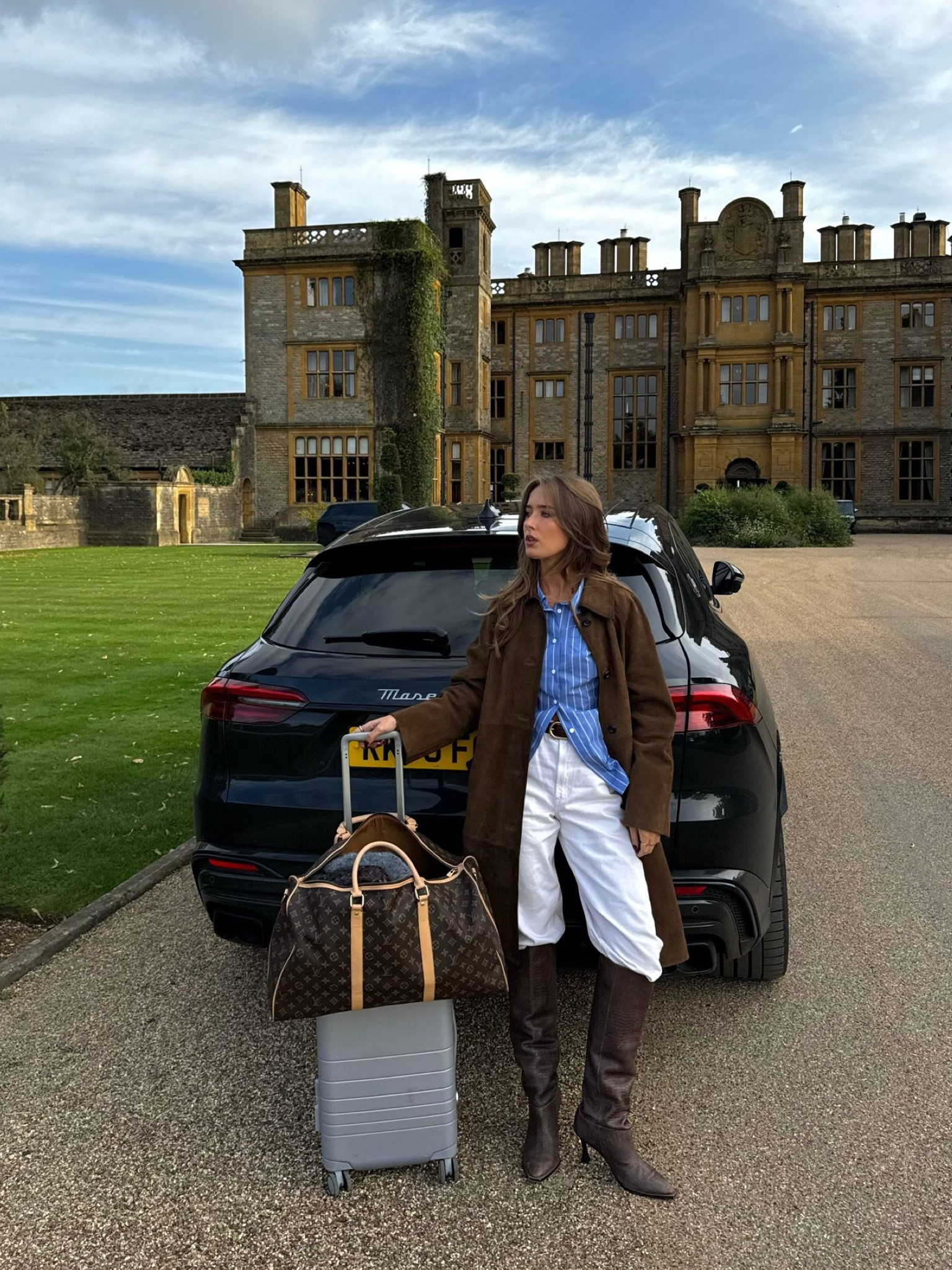 Agolde, Anthropologie, Free People, Monos, Agolde White Jeans, Trench Coat, Boots, Knee High Boots, Striped Shirt, Airport Outfit, Holiday Outfits, Autumn, Autumn Outfit

#LTKstyletip #LTKeurope #LTKautumn