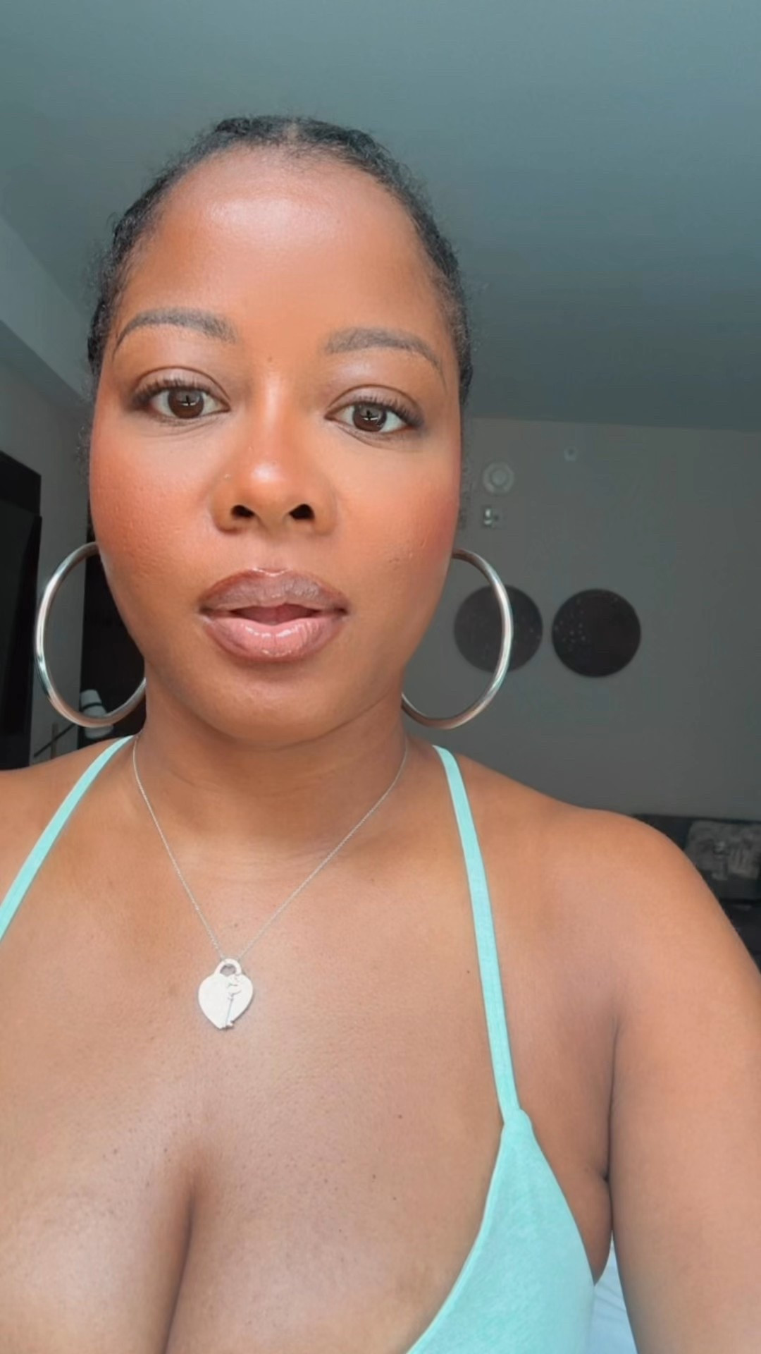 Serving “wellness but make it cute” energy. 🖤 #FOTD

#LTKFindsUnder100 #LTKBeauty #LTKSeasonal