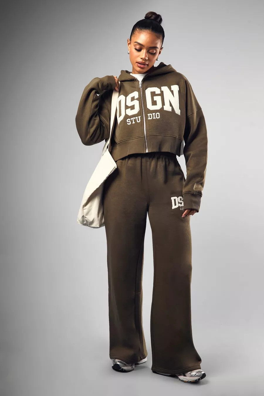 Dsgn Studio Towelling Applique Straight Leg Jogger | Boohoo.com (UK & IE)