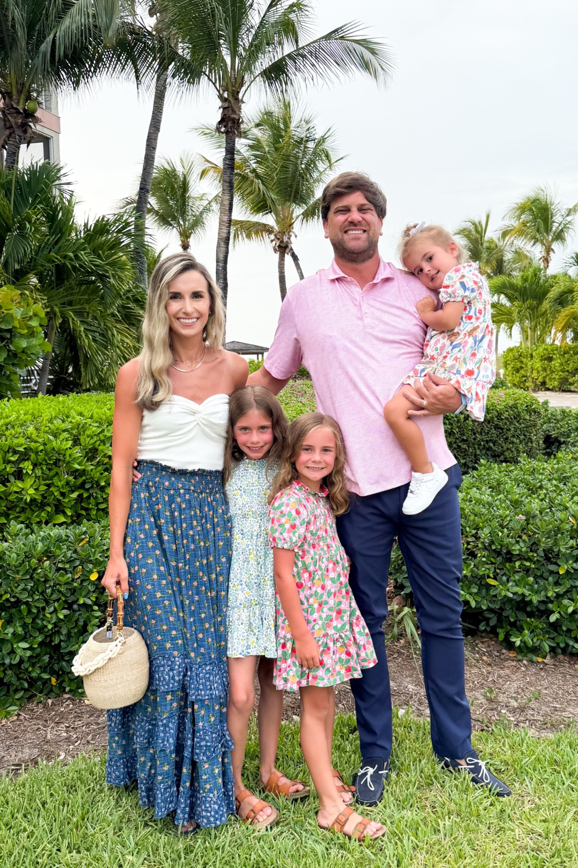 Because we all dressed up and were ready early 😆



#LTKTravel #LTKStyleTip #LTKItBag