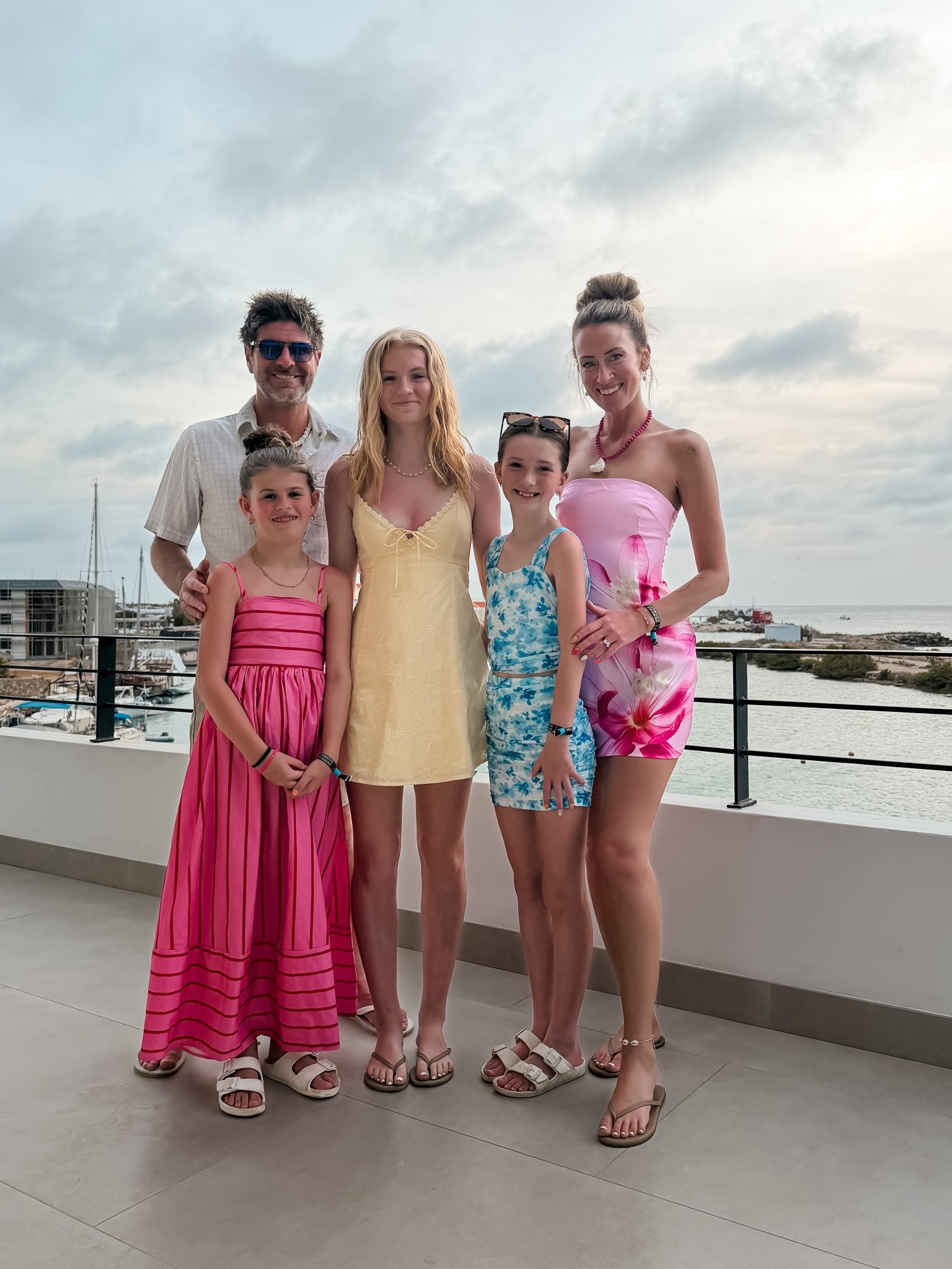 Family and dinner while on vacation, what to wear at an all-inclusive resort for dinner for kids and girls
Tween and teen girls vacation outfits 