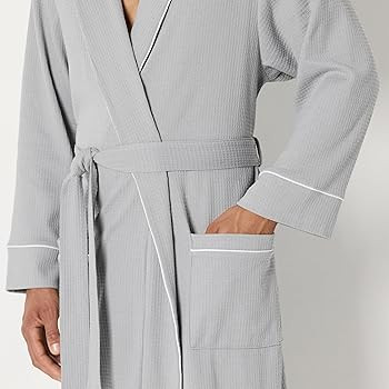 Amazon Essentials Men's Lightweight Cotton Waffle Bathrobe (Available in Big & Tall) | Amazon (US)