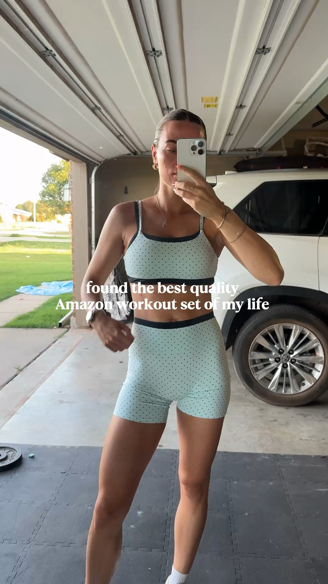 THIS AMAZON WORKOUT SET >

#LTKdayinmylife #LTKfitnessgoals #LTKootd