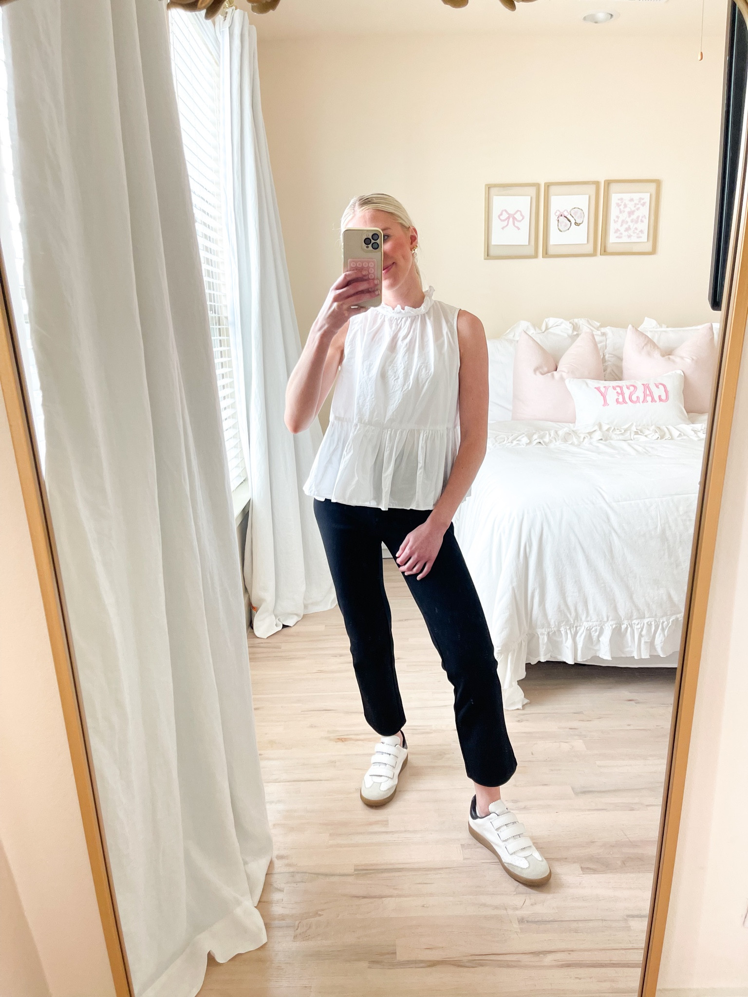 Isabel Marant//French connection 


#LTKShoeCrush #LTKFindsUnder100