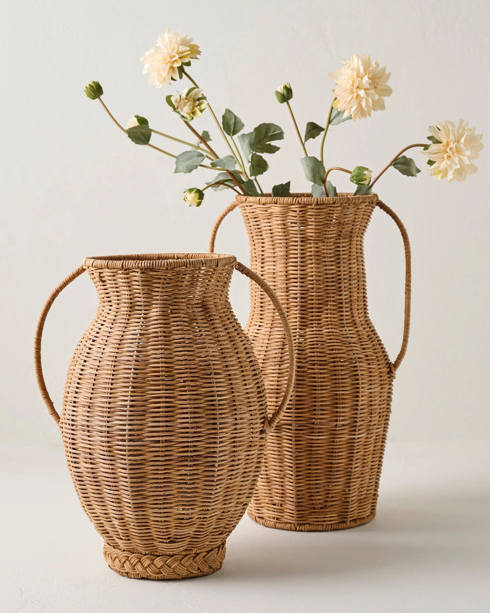Round Rattan Vase | Magnolia
