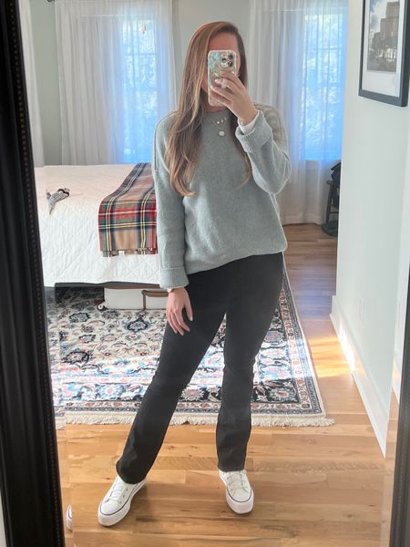 Casual OOTD. sized up in sweater for oversized fit (would have been happy with my true size!)
Use JENNROG15 for Taudrey discount!