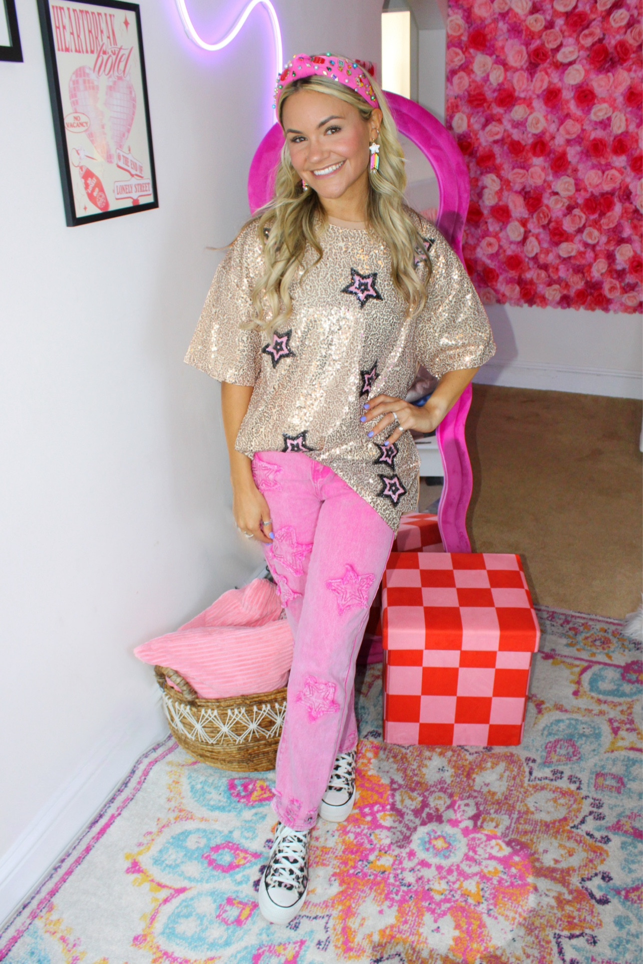 Teacher ootd

Dress- Honey Loves Boho code MORGAN20: size small

Jeans: size small

Shoes: size 8