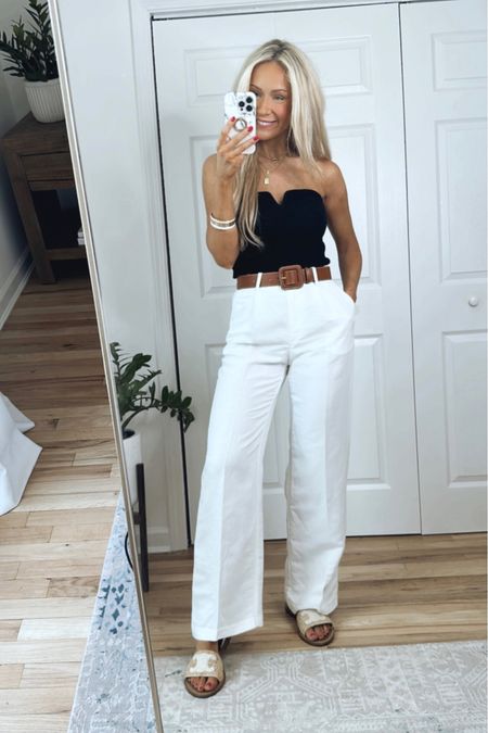 Minimal summer outfit
White linen pants outfit 