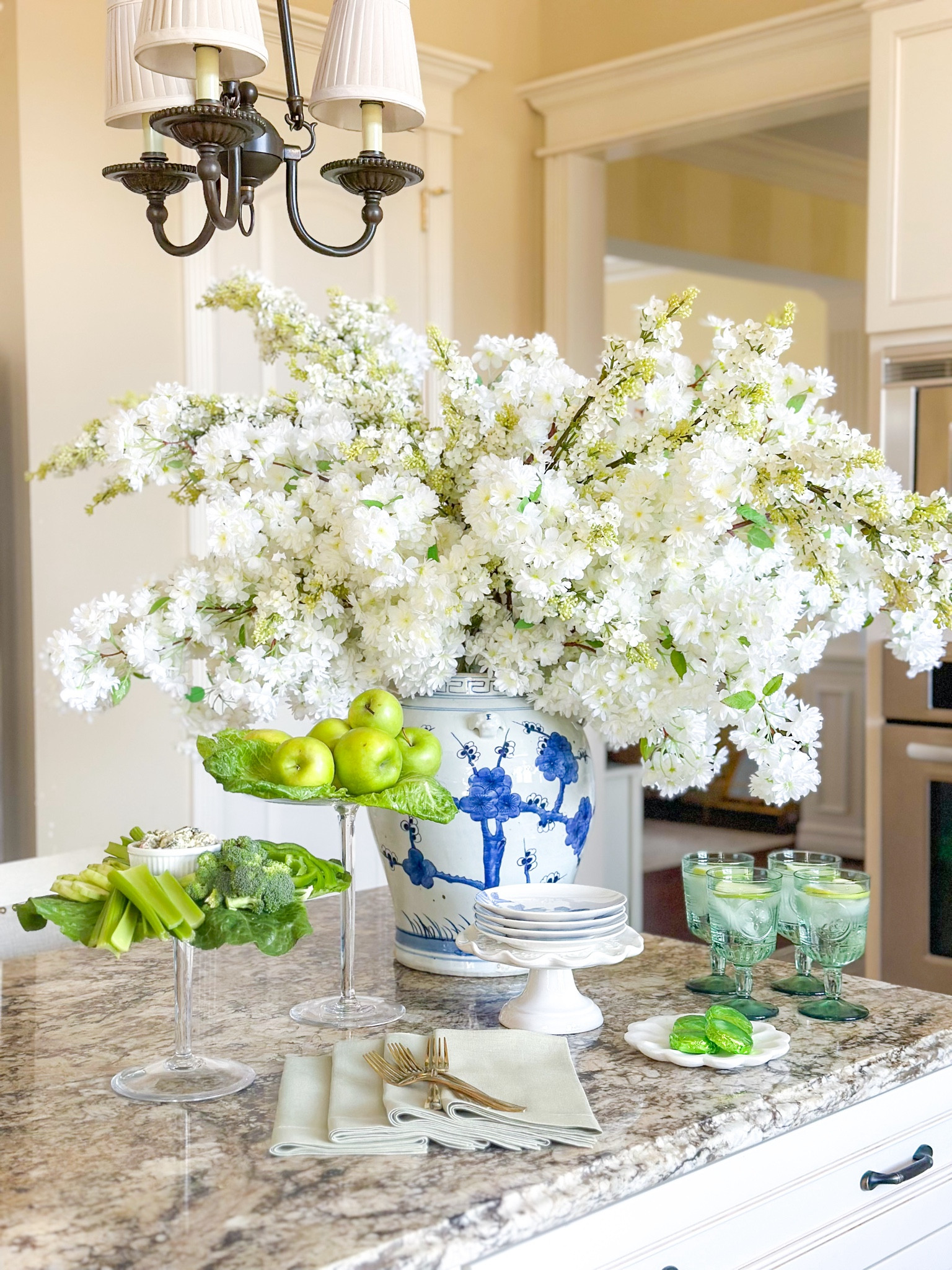Happy St Patrick’s Day! Shop this green spring look featuring the prettiest arbor blue plates from Caskata (currently 25% off)!


Ginger jar, pedestal cake stands, marble tray, blue and white decor, cherry blossoms, green glassware 


#LTKhome #LTKSeasonal #LTKsalealert
