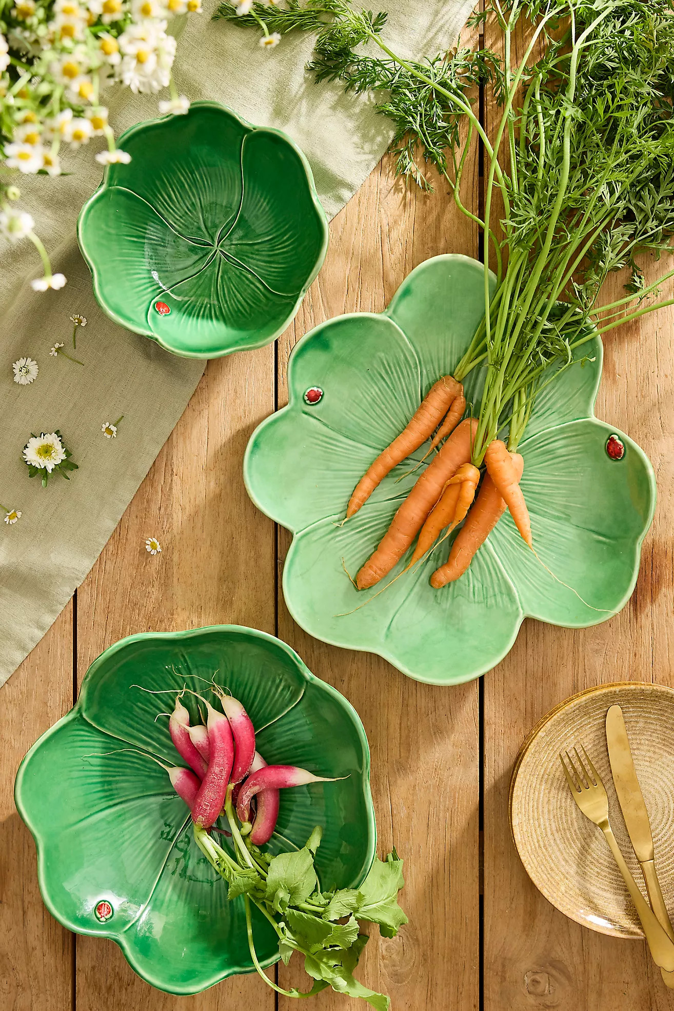 Shamrock Stoneware Serving Platter | Terrain