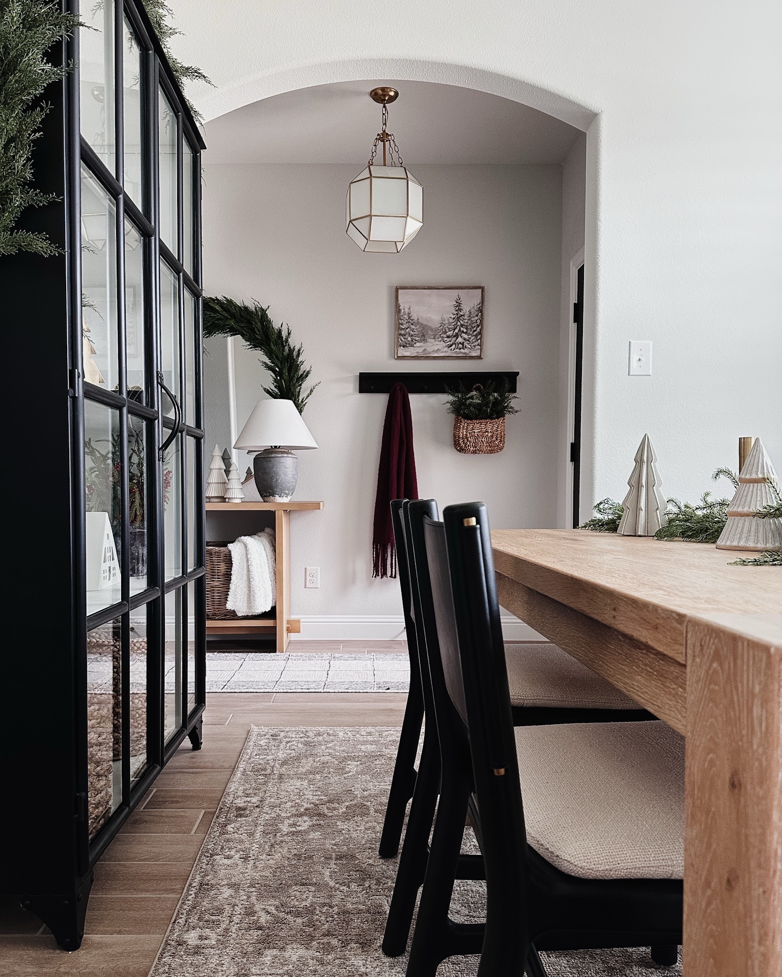 Entryway and dining room holiday decor 🎄

#LTKSeasonal #LTKHome #LTKHoliday