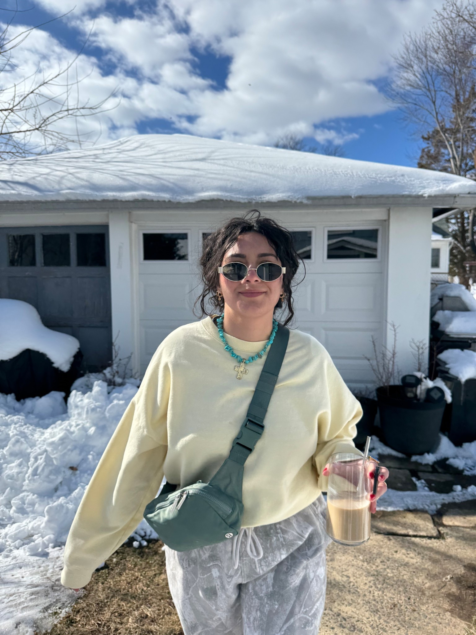 Sunglasses- Primark
Necklace- Marshalls 
Top- gap factory 
Bag- lululemon 
Pants- Abercrombie 
Sneakers- cushionaire 

#LTKgrwm #LTKootd #LTKdayinmylife