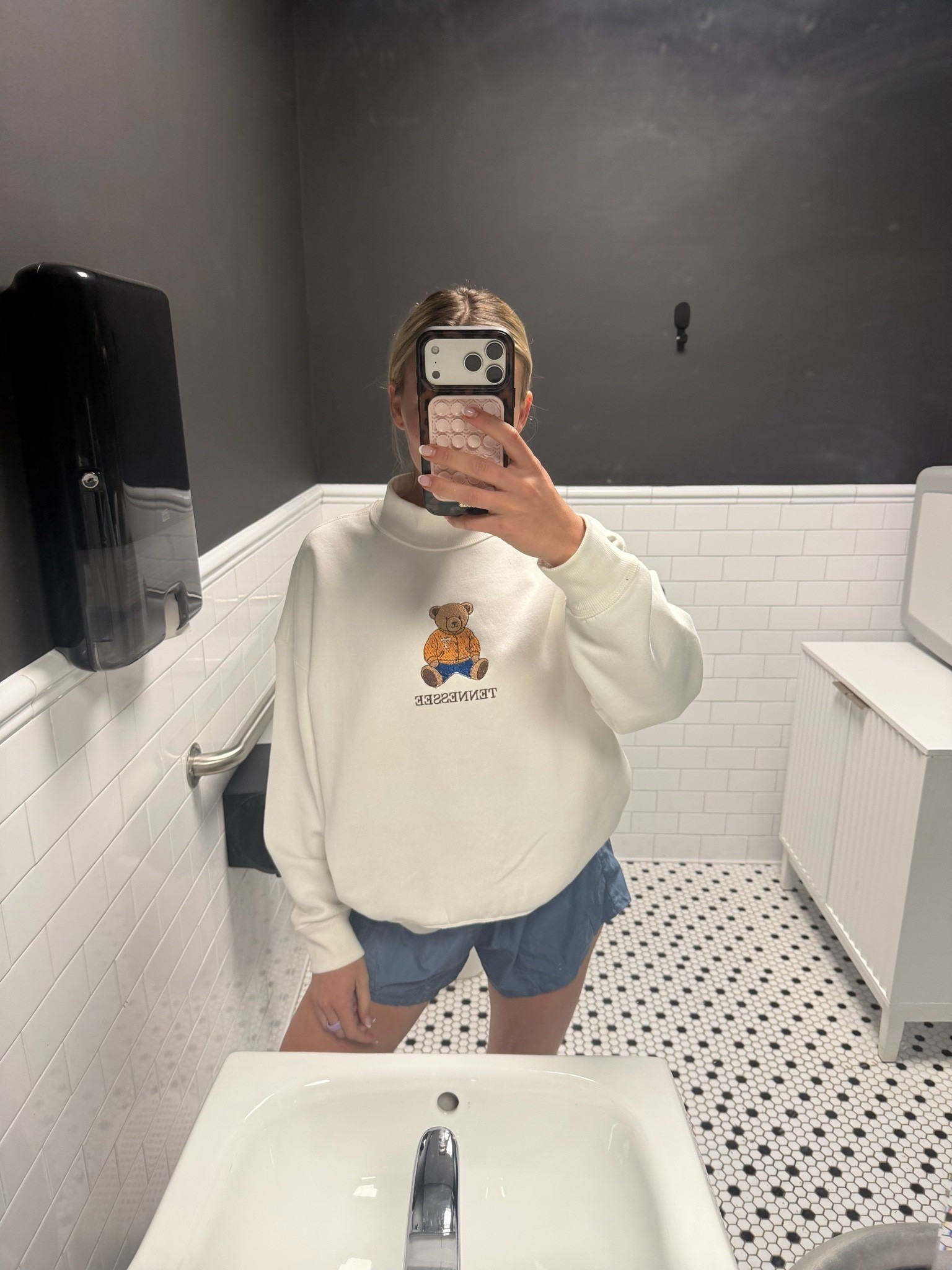 My fav mockneck + an octobuddy always the best

#LTKdayinmylife #LTKgrwm #LTKootd