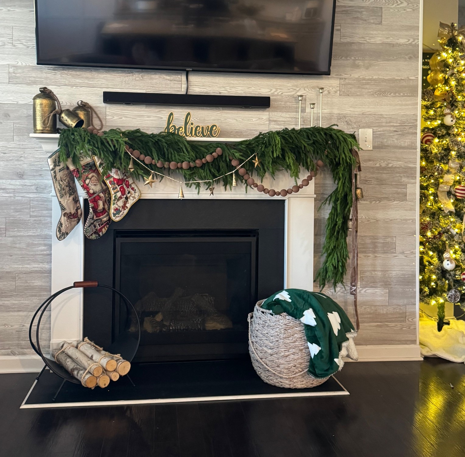 Another slightly larger garland! 

#LTKHoliday #LTKSeasonal #LTKHome