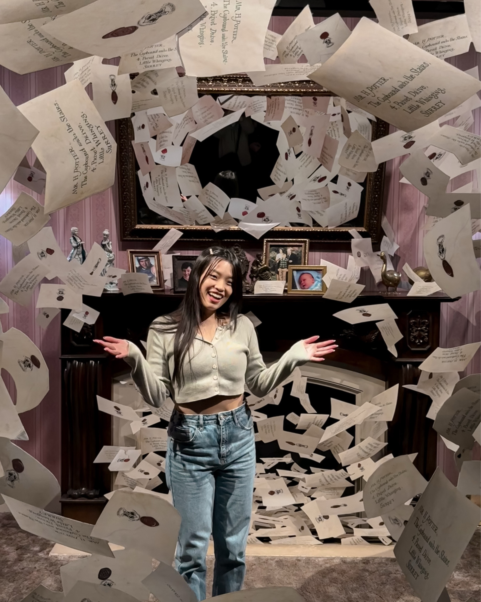 Straight from the ’90s — effortless, confident, and just a little flirty. High-waisted denim meets a cropped knit cardigan for that easy, timeless look.

#90sStyle #RetroVibes #RachelGreenLook #VintageInspired #EffortlessChic #DenimOutfit #CroppedCardigan #MinimalStyle #TimelessFashion #CasualCool

#LTKStyleTip #LTKSeasonal #LTKPetite