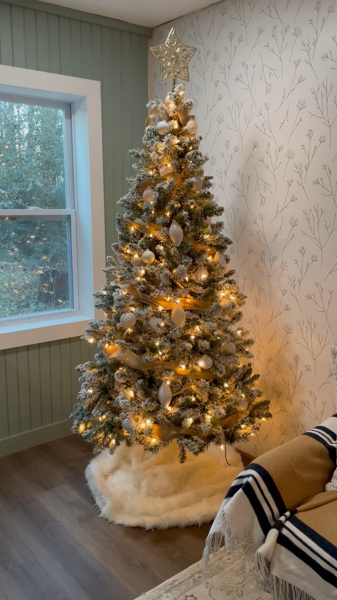 I love that my wallpaper goes with any decor!! Amazon home, wallpaper, affordable amazon finds, Amazon wallpaper, amazon finds, Amazon, holiday

#LTKHoliday #LTKhome #LTKunder50