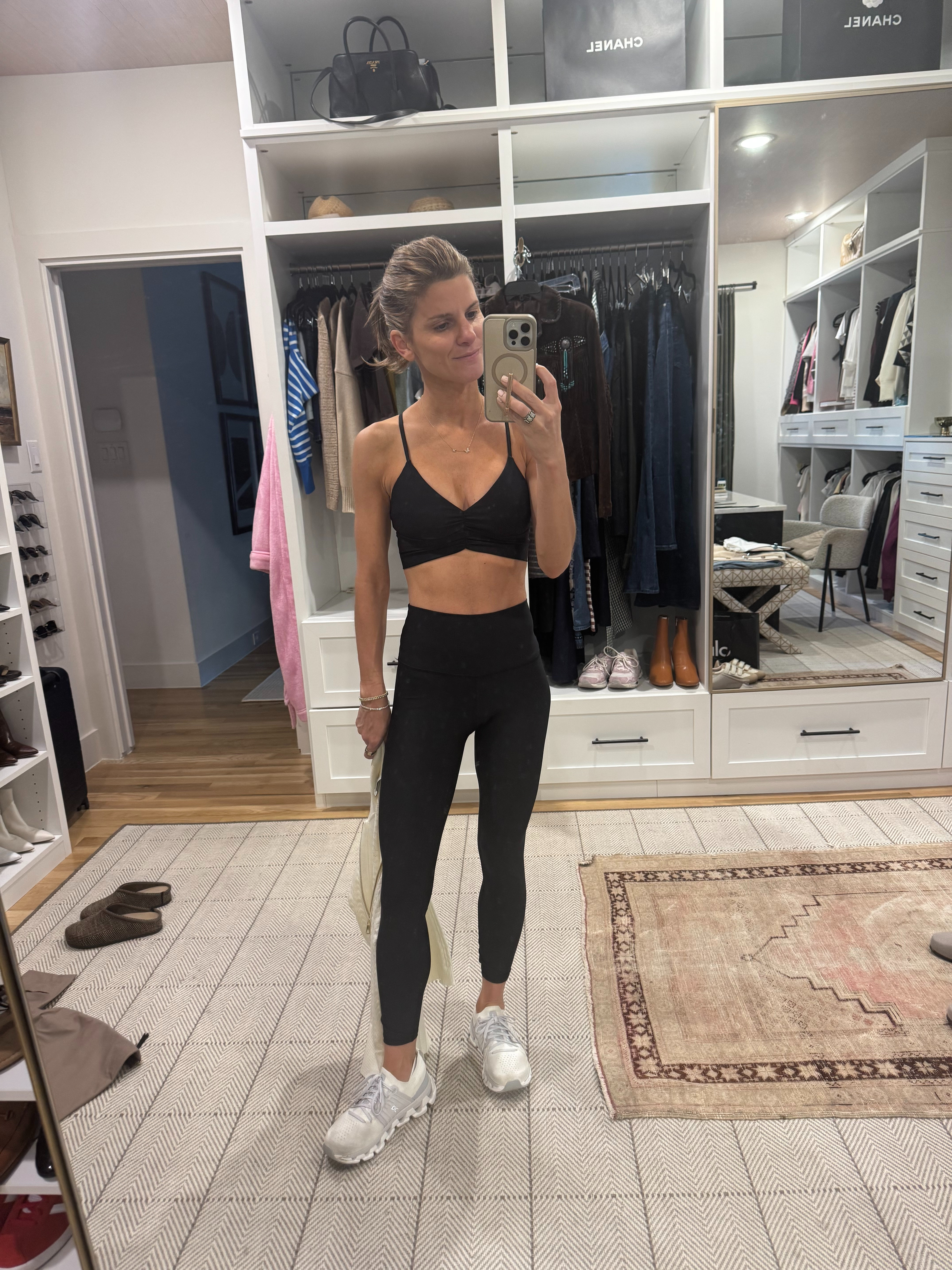 Alo black set (wearing XS in top and XXS in leggings!) 

 