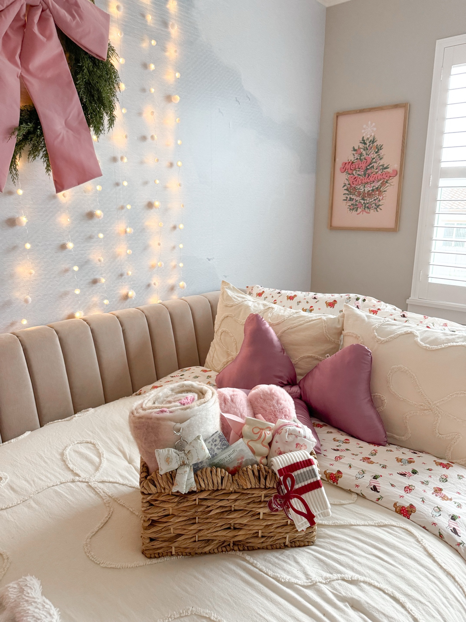 Cascading wall lights and bedding 🎀🫶🏼 

#LTKSeasonal #LTKFamily #LTKHoliday