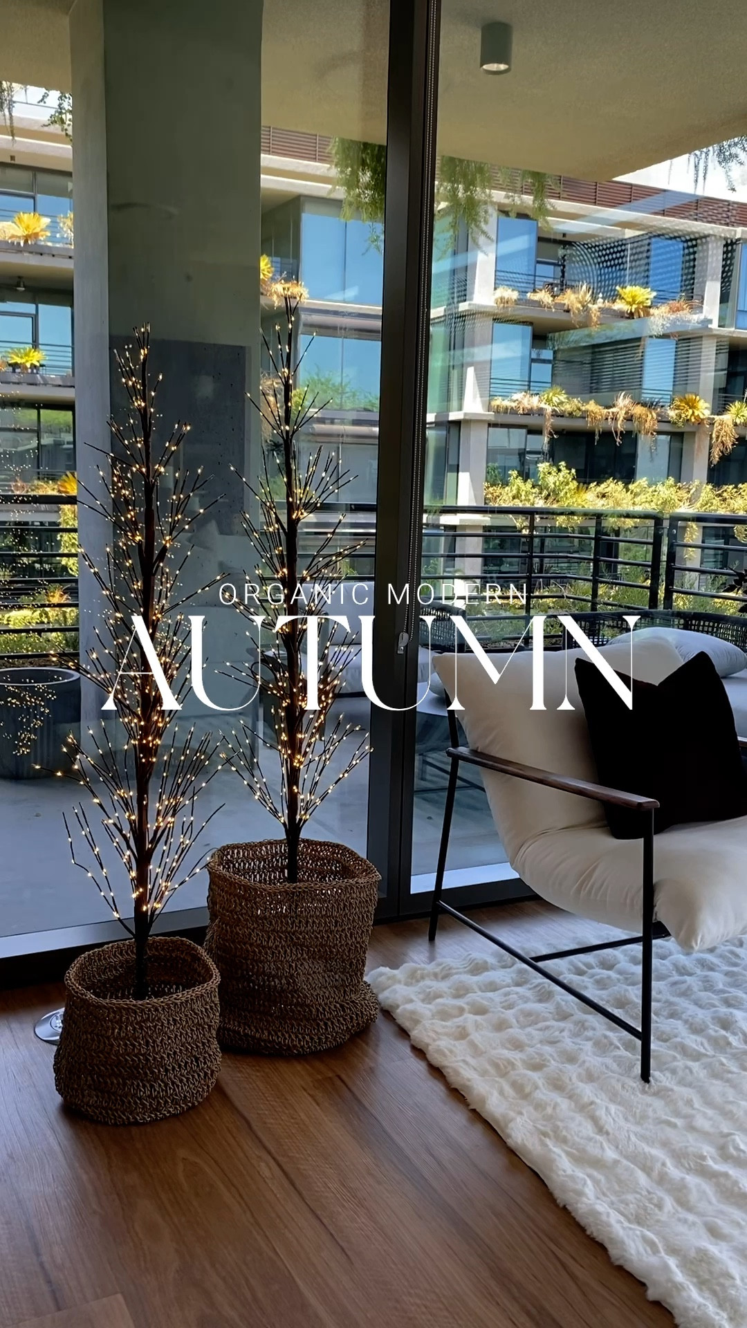 Organic Modern Fall Styling🍂

Fall decor, coffee table book, twinkle trees, faux fur rug, neutral decor, autumn decor, decorative box, white couch