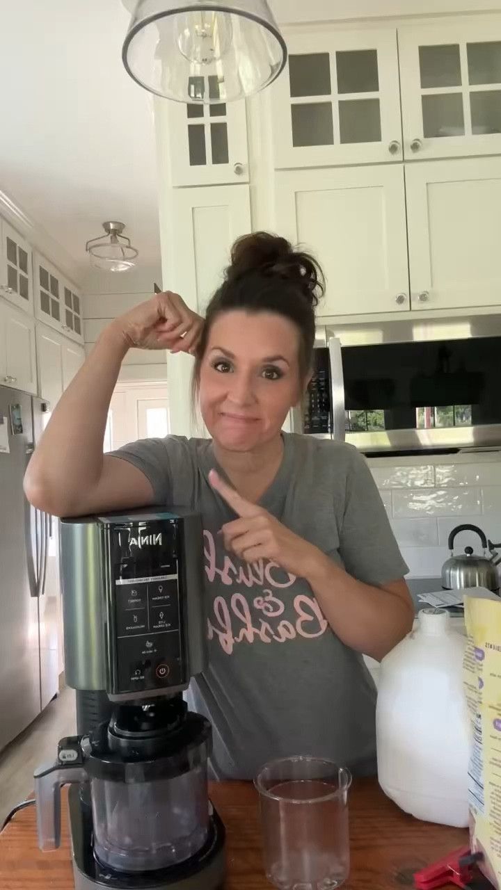 Ninja Creami review ! 

Kitchen tools, Ninja Creami, kitchen appliance, kitchen must have 

#LTKHome