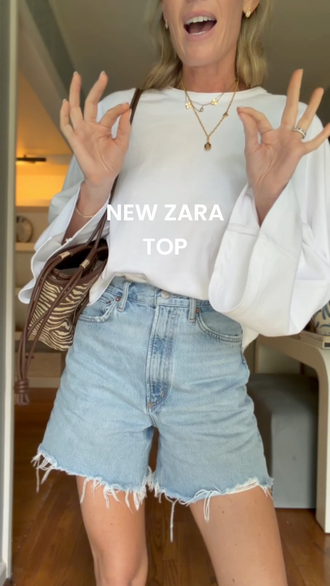 Perfect tee to elevate an outfit!