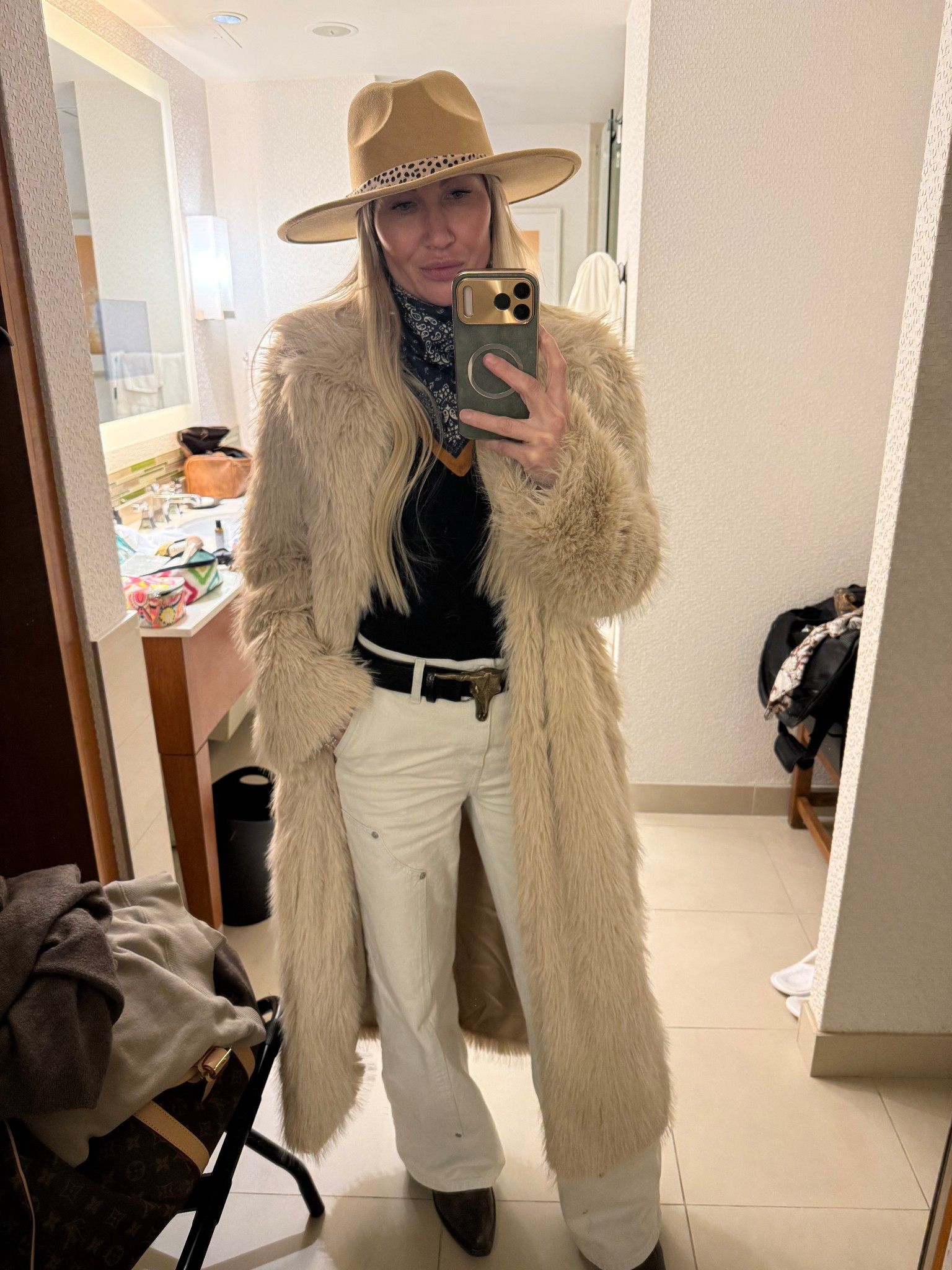 K the jacket is 💥 wearing size small.. seems to fit a bit bigger. So beautiful has pockets! 

#LTKwinter #LTKstyletip #LTKcanada