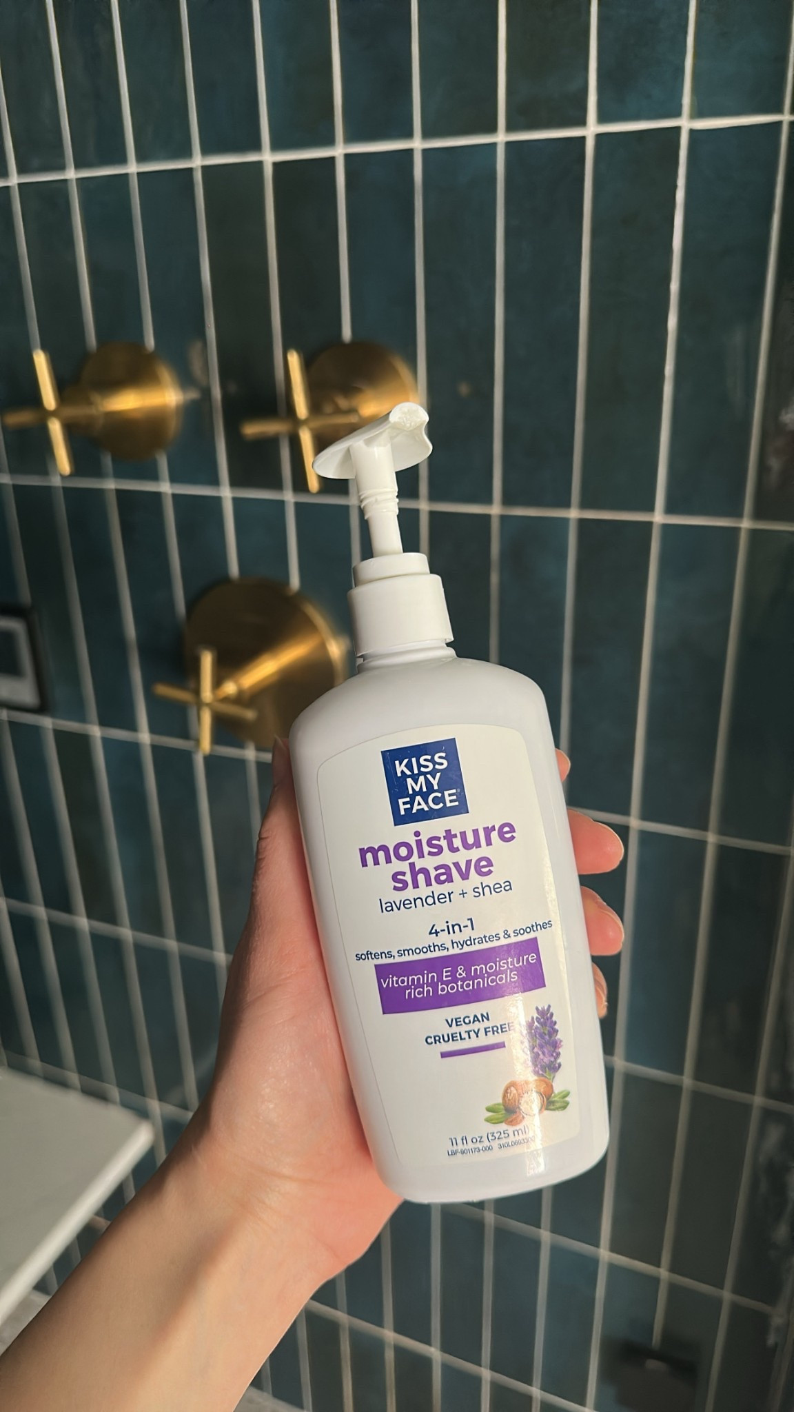 the best shaving cream!

shaving cream | kiss my face | lavender scented