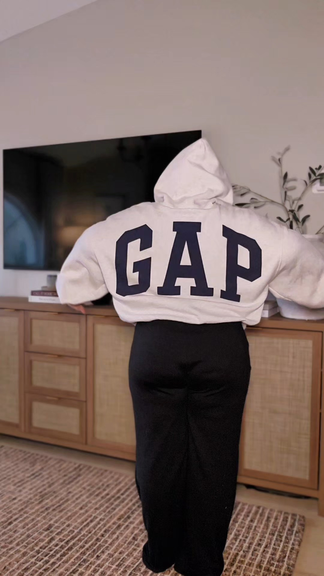 Gap VintageSoft Cropped Logo Hoodie

#LTKPlusSize #LTKMidsize #LTKootd