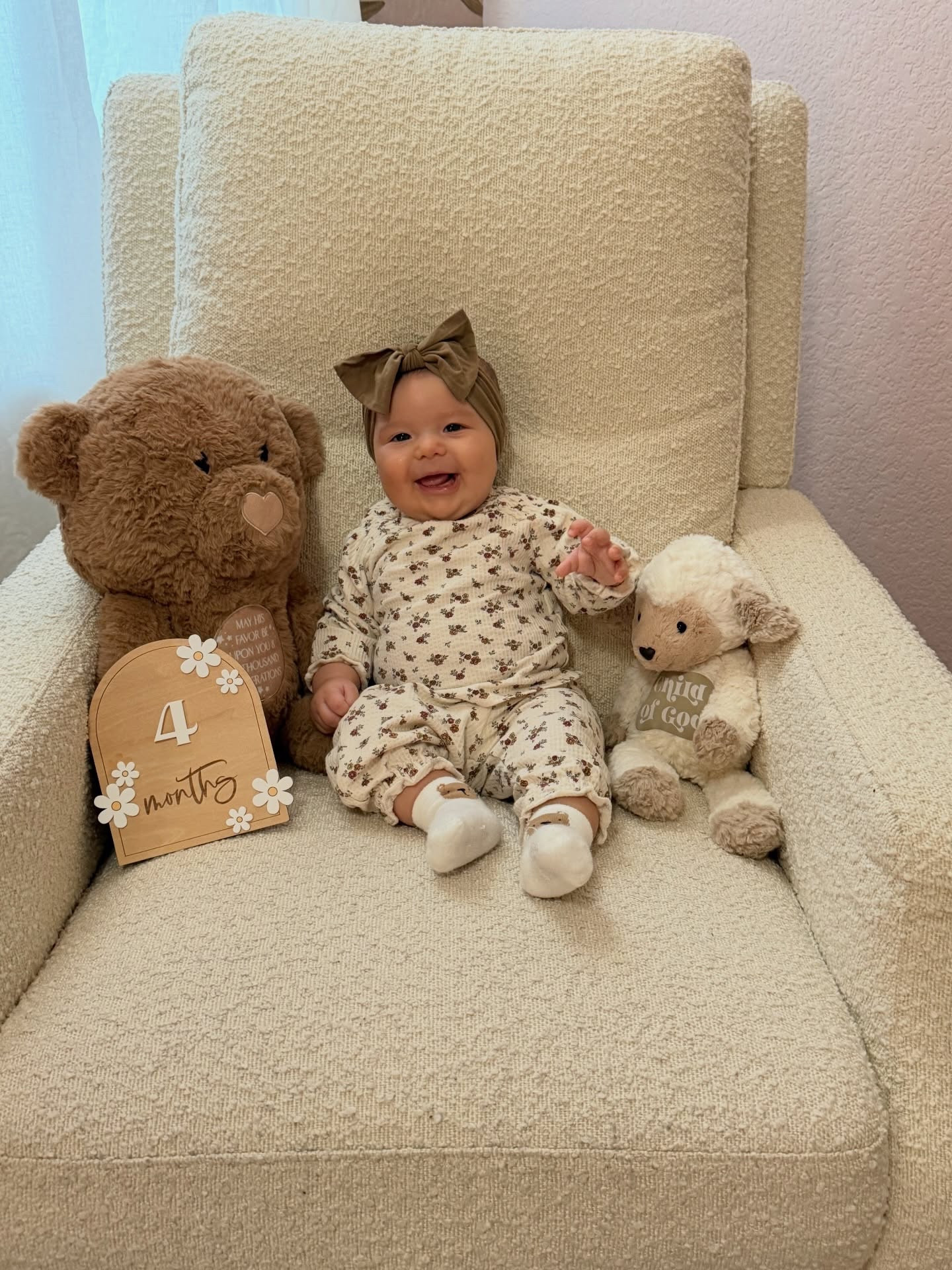 Four months with our dream girl!! We love you so much princess!! Thank you Jesus🥹❤️

#4monthsold #baby #babygirl #mom #girlmom