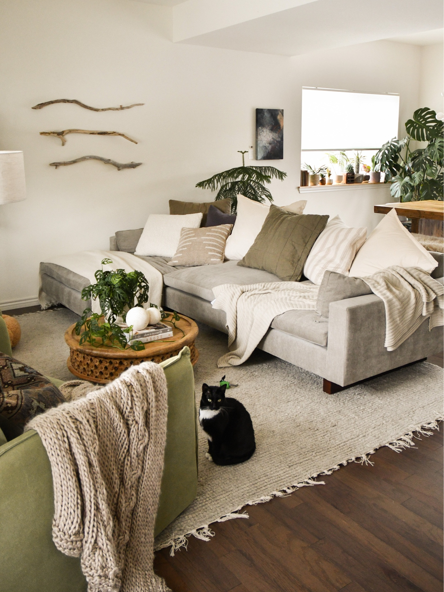 Updated living room sources ☺️

#LTKFind #LTKunder100 #LTKhome