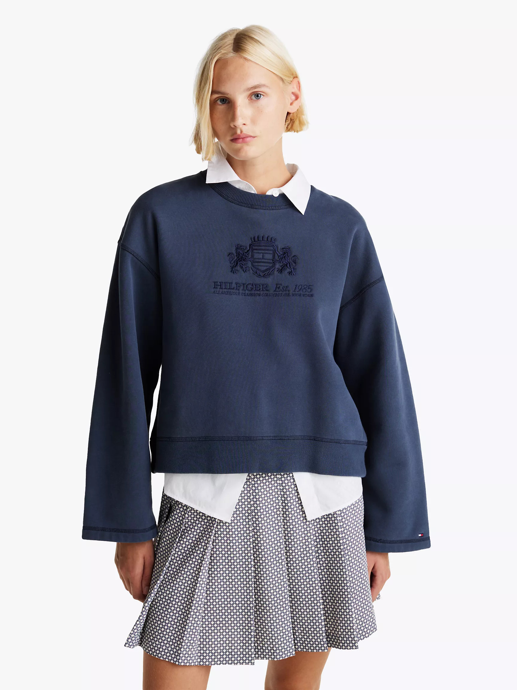 Embroidered Crest Wide-Sleeve Sweatshirt | Tommy Hilfiger | Tommy Hilfiger (US)